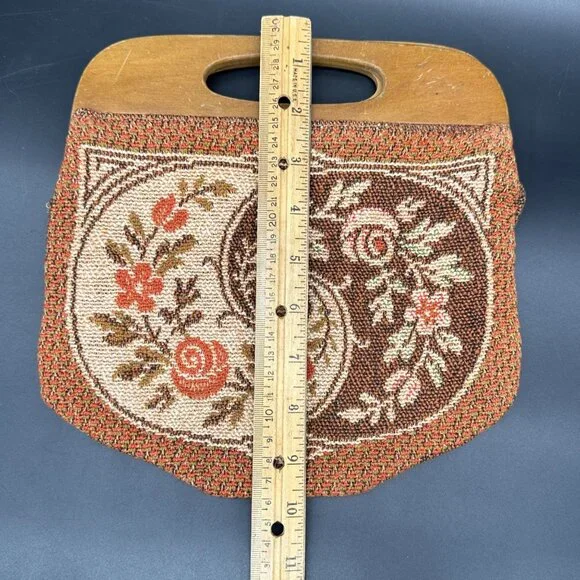 Vintage Floral Tapestry Purse Wooden Handles 1970s Roses Boho Retro As Is - Picture 11 of 12